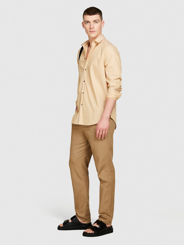 Slim comfort fit trousers - men's slim fit trousers - Camel | Sisley image number 2